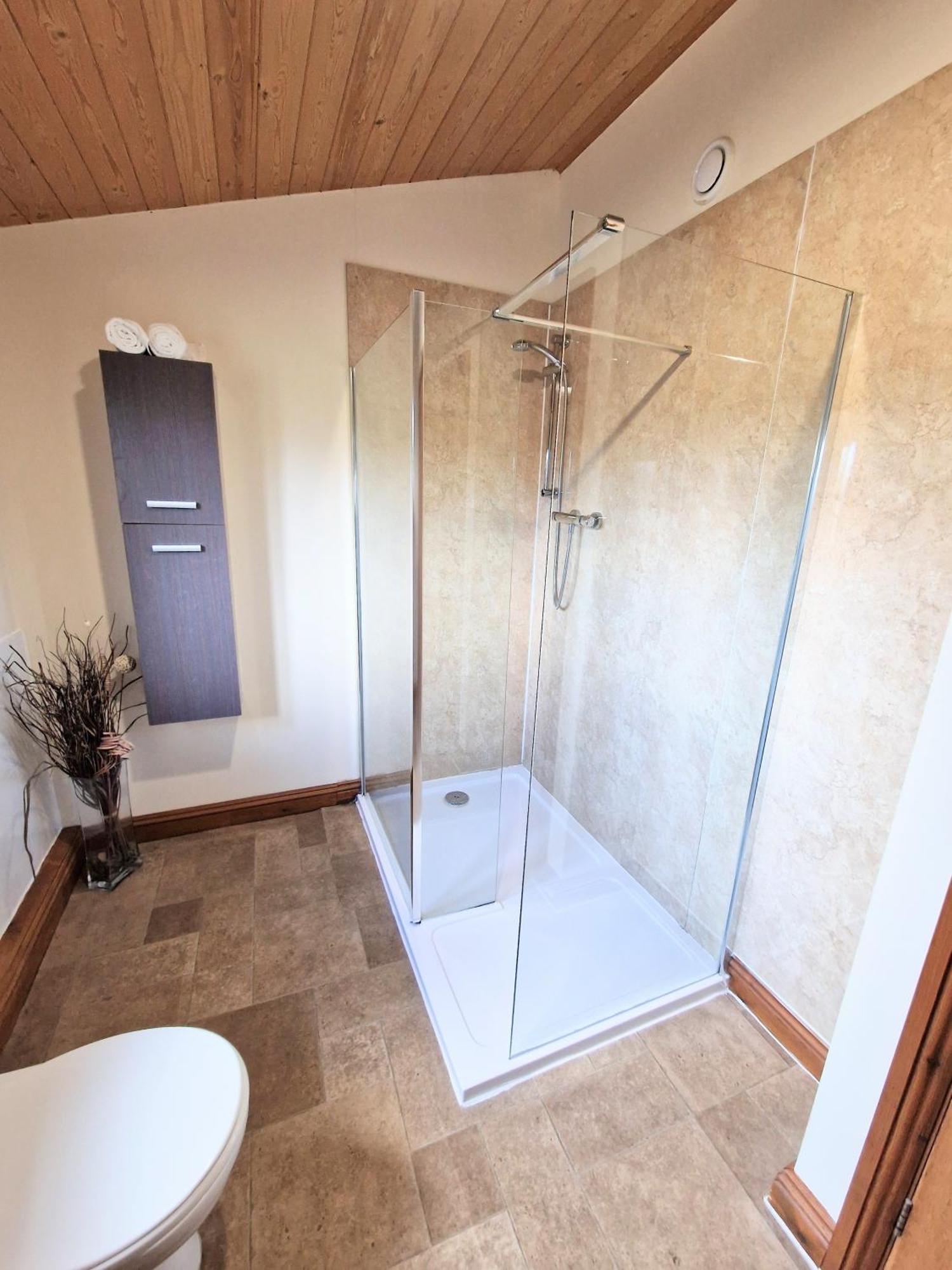 Ochil 8 With Private Hot Tub - Fife - Loch Leven - Lomond Hills Villa Kelty Luaran gambar